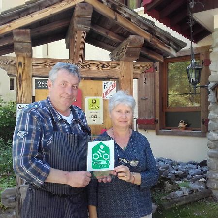 Logis Hotel Les Sapins Монрйон Екстер'єр фото